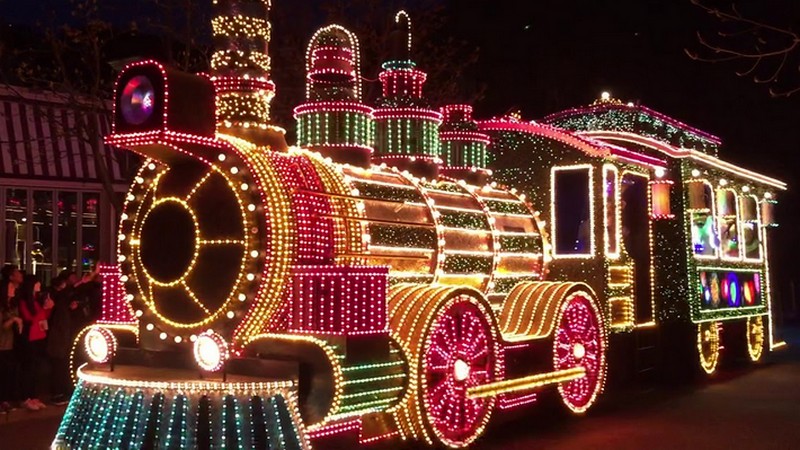 Новогодний Тбилиси украсит праздничный поезд