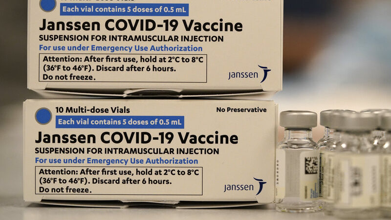 В ЕС и ЮАР приостановили использование вакцины от Johnson & Johnson